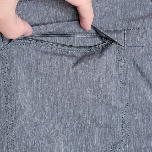 Eddie Bauer | Gray Shorts with Back Zipper Pockets Size 4 - Picture 3 of 5